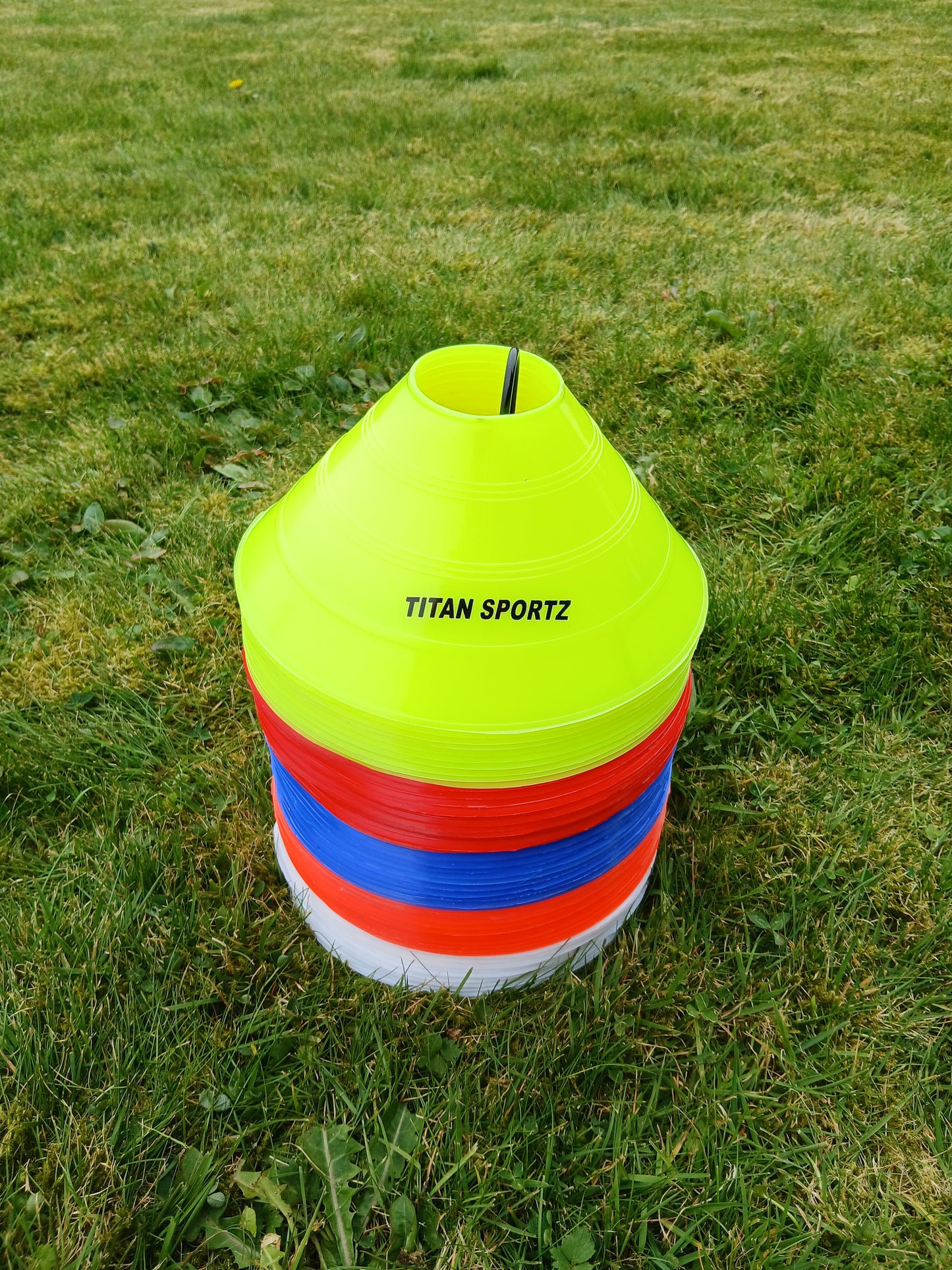 500 Multi-coloured Cones with Stand