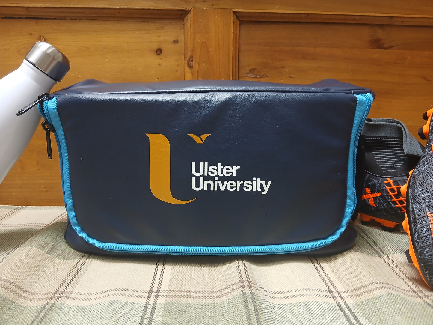 Retro Ulster University Bootbag & Kitbag Bundle